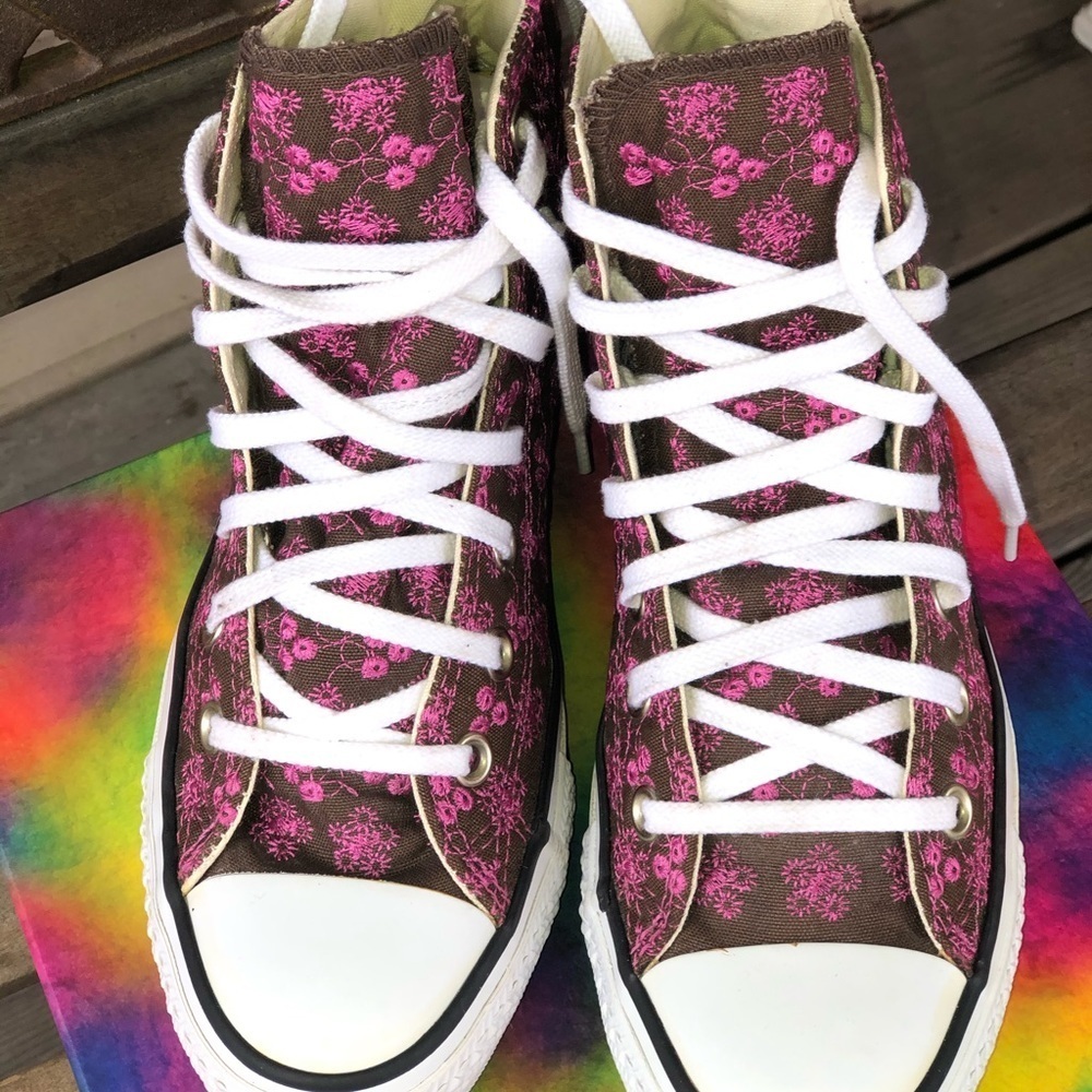 Women’s converse all star embroidered flowers
